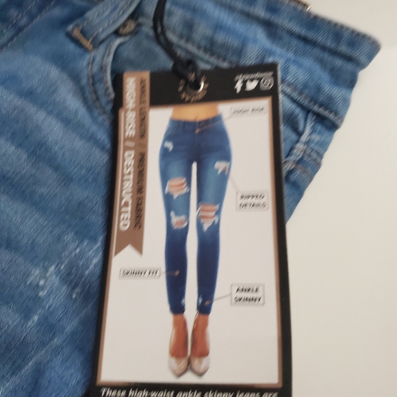 Junior Sculpting Stretch High-Rise Destructed Jeans - Picture 5 of 16